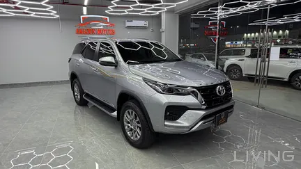 Toyota Fortuner SR5 2024